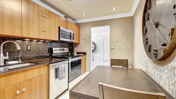 $3,000 | 3000 South Ocean Drive, Unit 920, Hollywood, FL 33019