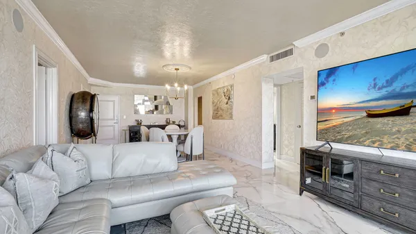 $3,000 | 3000 South Ocean Drive, Unit 920, Hollywood, FL 33019