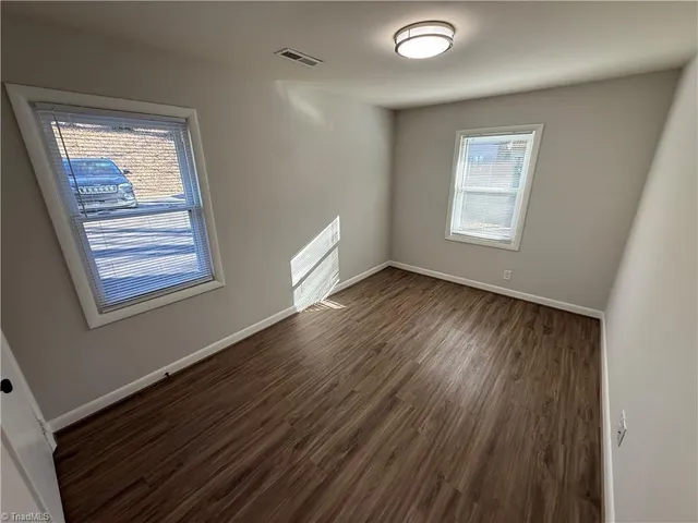 $895 | 233 North Sunset Drive, Unit F, Winston-Salem, NC 27101