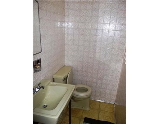 12 Juvet Street McKees Rocks, PA 15136 - Photo 10 of 18 Partial Bath.