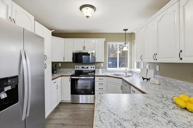 $575,000 | 10609 South Degray Lane, Spokane, WA 99224