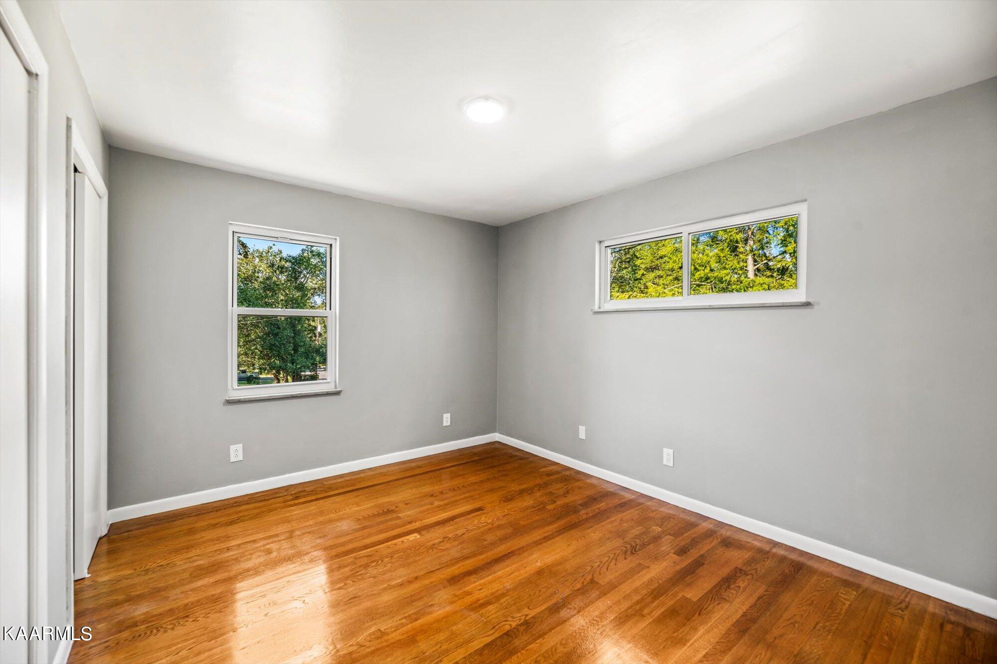 112 Cooper Circle Oak Ridge, TN 37830 - Photo 11 of 21 11-112-Cooper-Cir-Oak-Ridge-TN-11