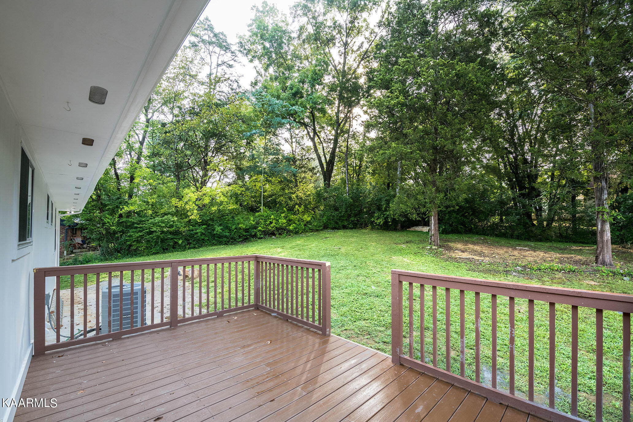 112 Cooper Circle Oak Ridge, TN 37830 - Photo 19 of 21 back1