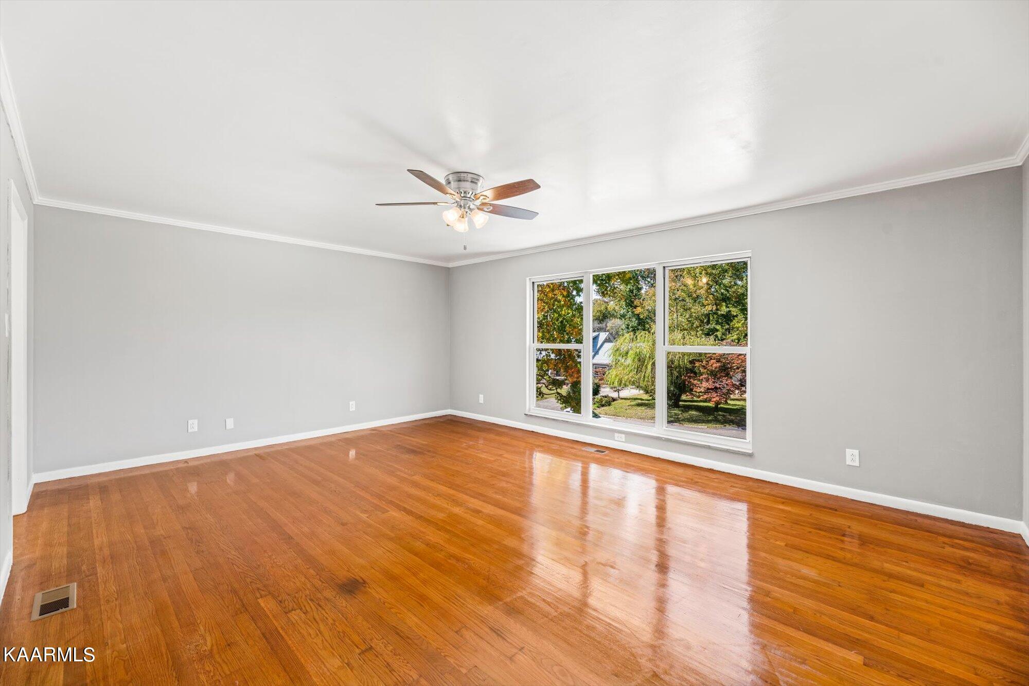112 Cooper Circle Oak Ridge, TN 37830 - Photo 5 of 21 05-112-Cooper-Cir-Oak-Ridge-TN-5