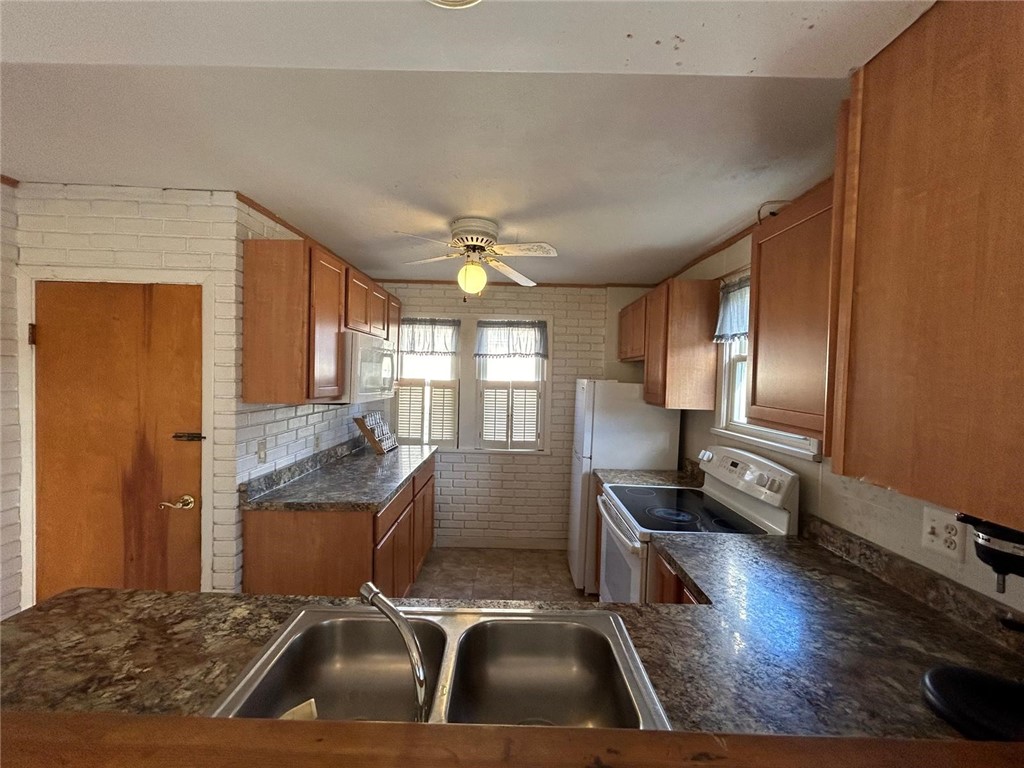 125 Windsor Road Greece, NY 14612 - Photo 17 of 31