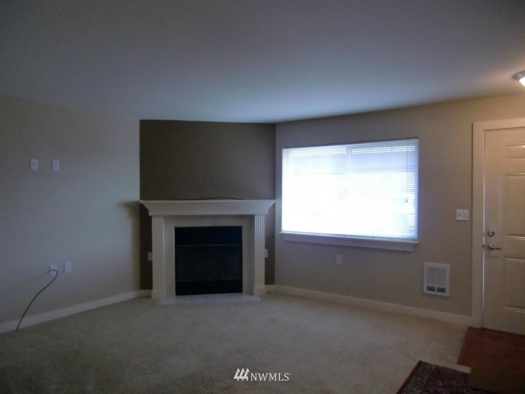 412 Center Road, Unit C1 Everett, WA 98204 - Photo 2 of 18