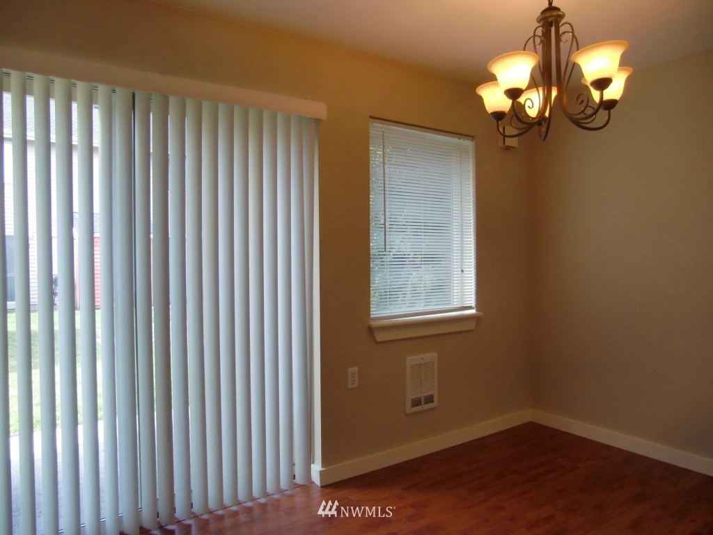412 Center Road, Unit C1 Everett, WA 98204 - Photo 4 of 18