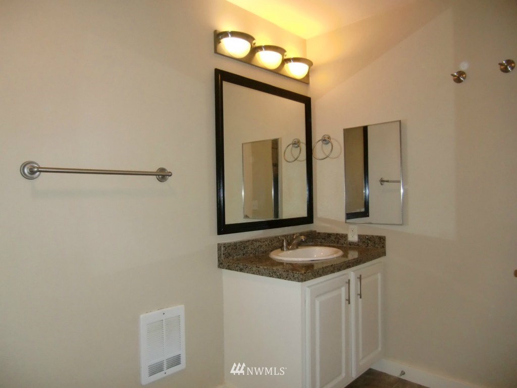 412 Center Road, Unit C1 Everett, WA 98204 - Photo 9 of 18