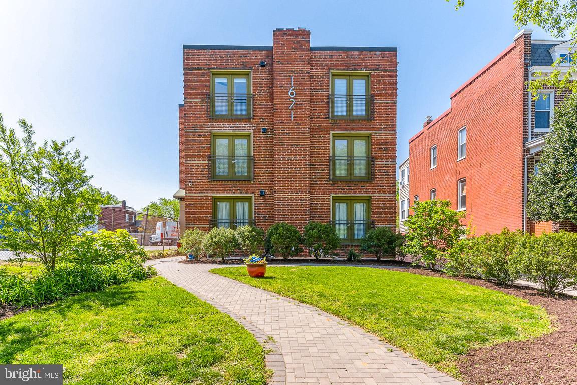 1621 East Capitol St SE Unit 4  
