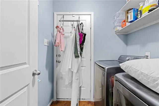 a view of a walk in closet