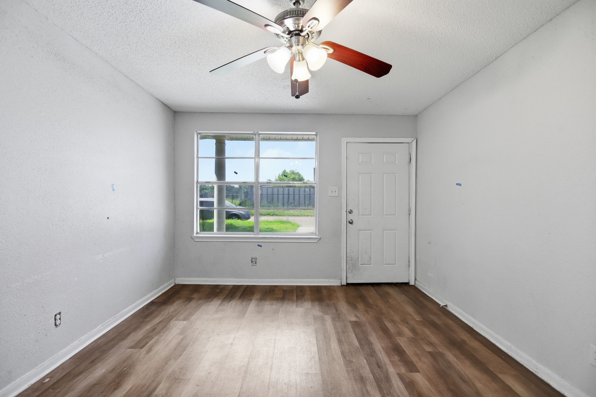 4211 Hartsville Road Houston, TX 77047 - Photo 7 of 21