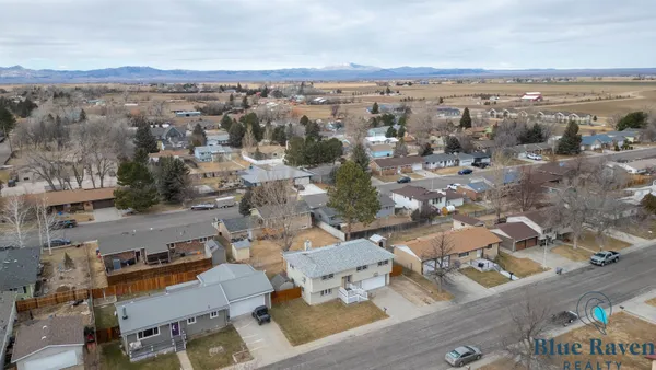 $305,000 | 905 19th Street, Wheatland, WY 82201