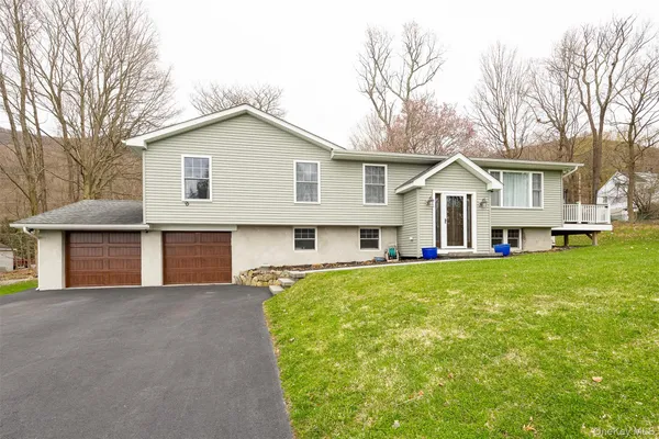 $795,000 | 8 Willow Road, Beacon, NY 12508