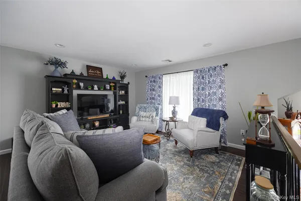 $795,000 | 8 Willow Road, Beacon, NY 12508