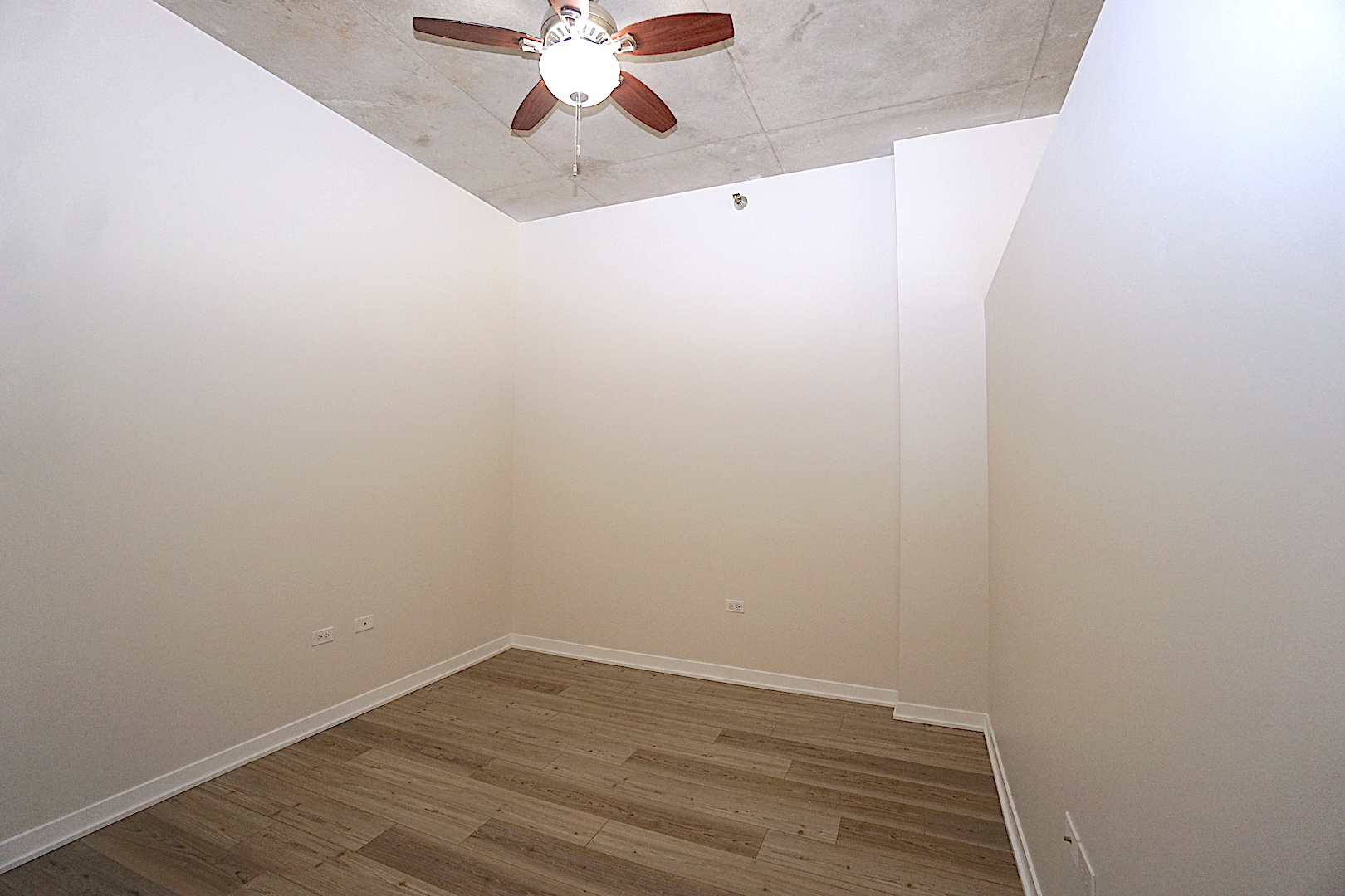 235 West Van Buren Street, Unit 2813 Chicago, IL 60607 - Photo 12 of 18