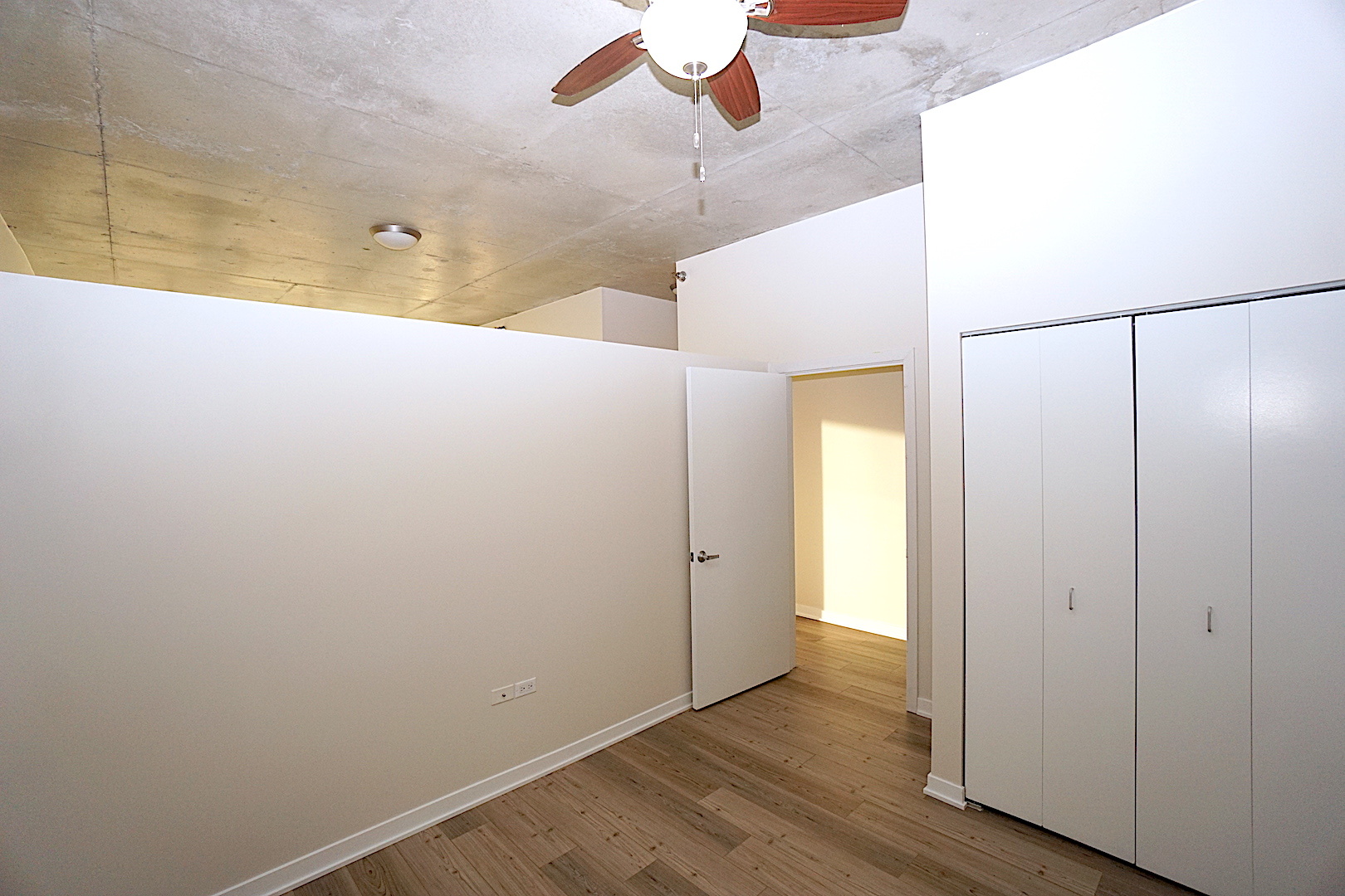 235 West Van Buren Street, Unit 2813 Chicago, IL 60607 - Photo 13 of 18