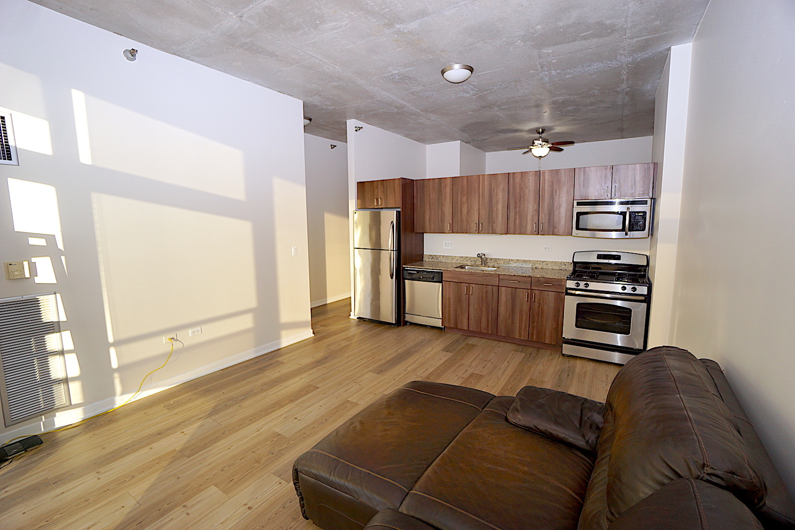 235 West Van Buren Street, Unit 2813 Chicago, IL 60607 - Photo 9 of 18