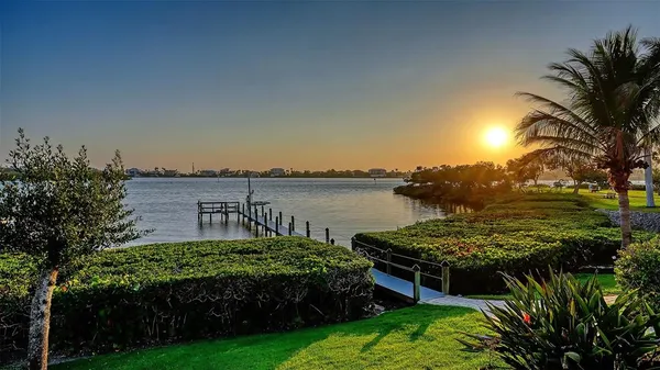 $5,999,999 | 313 Lookout Point Drive, Osprey, FL 34229