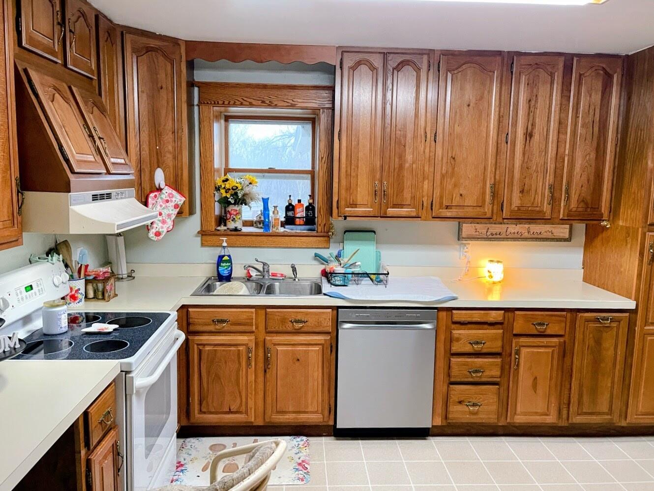 2311 East Glendora Road Buchanan, MI 49107 - Photo 7 of 29 IMG_3608