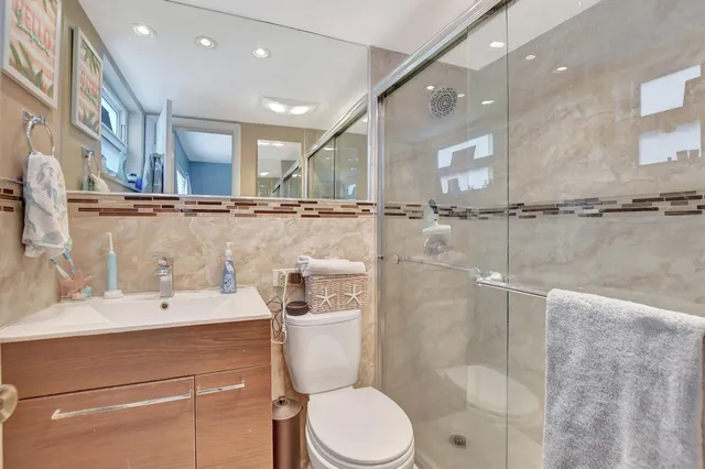 $310,000 | 745 Southeast 19th Avenue, Unit 124, Deerfield Beach, FL 33441