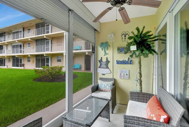 $310,000 | 745 Southeast 19th Avenue, Unit 124, Deerfield Beach, FL 33441