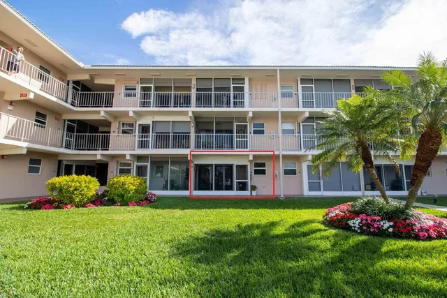 $310,000 | 745 Southeast 19th Avenue, Unit 124, Deerfield Beach, FL 33441