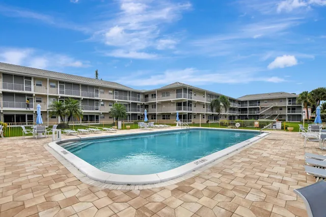 $310,000 | 745 Southeast 19th Avenue, Unit 124, Deerfield Beach, FL 33441