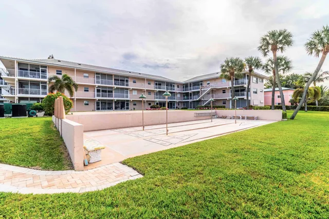 $310,000 | 745 Southeast 19th Avenue, Unit 124, Deerfield Beach, FL 33441
