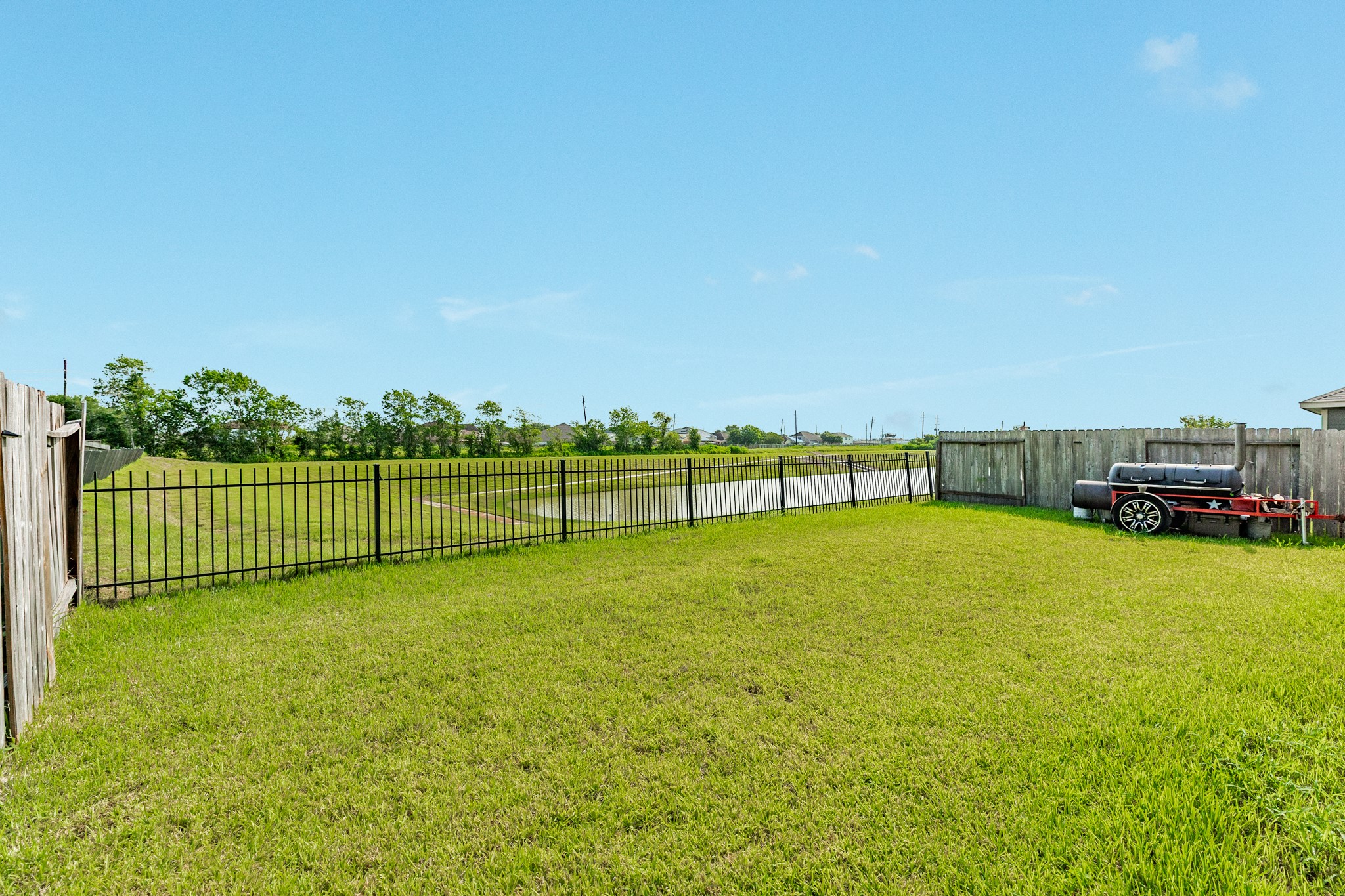 119 Bower Bloom Drive Rosharon, TX 77583 - Photo 4 of 28