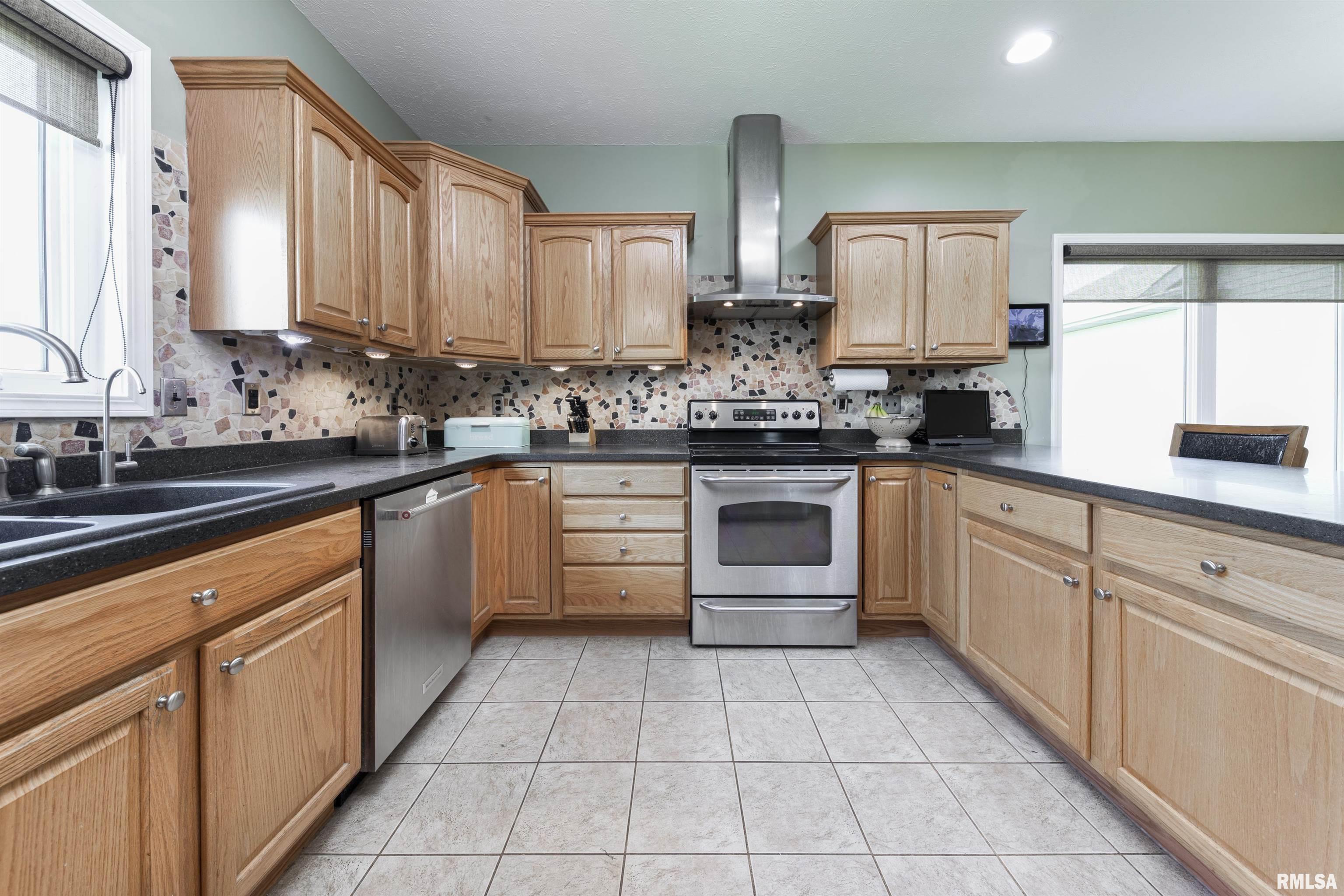 15920 Apricot Road Wapella, IL 61777 - Photo 6 of 66