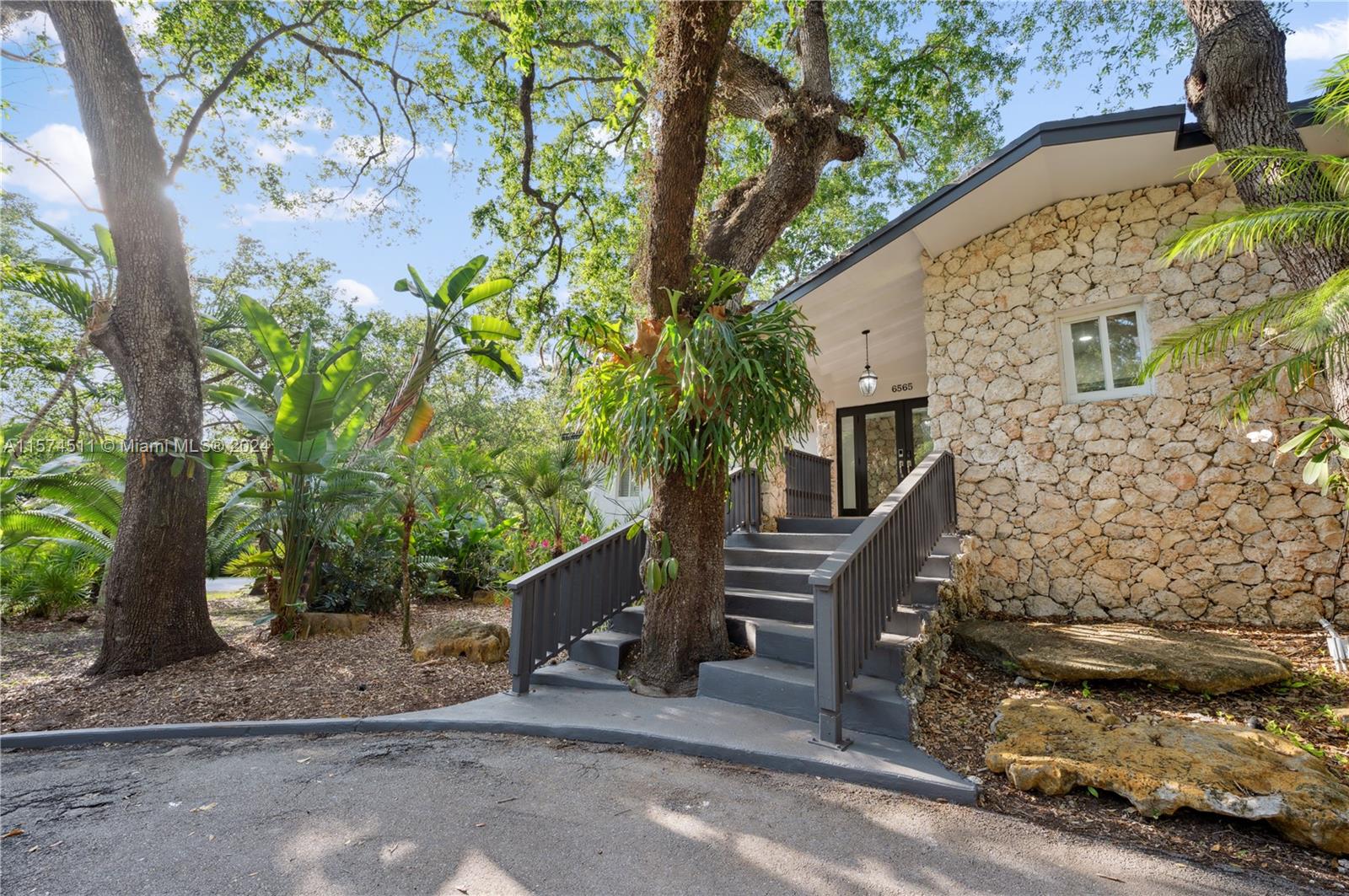 6565 Southwest 134th Dr  