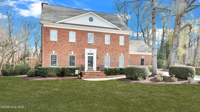 $689,000 | 300 Silverleaf Court, Greenville, NC 27834