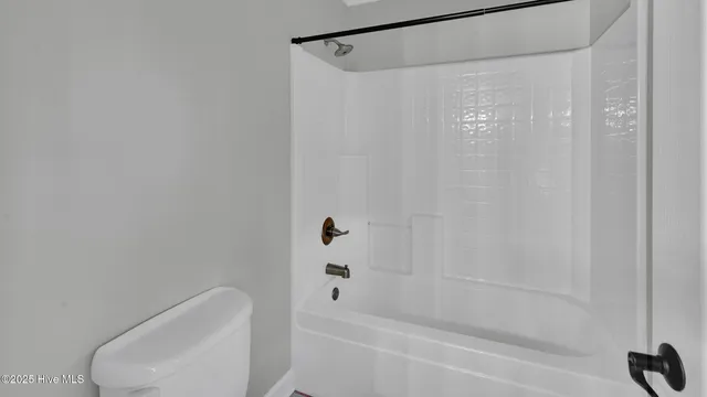 $689,000 | 300 Silverleaf Court, Greenville, NC 27834