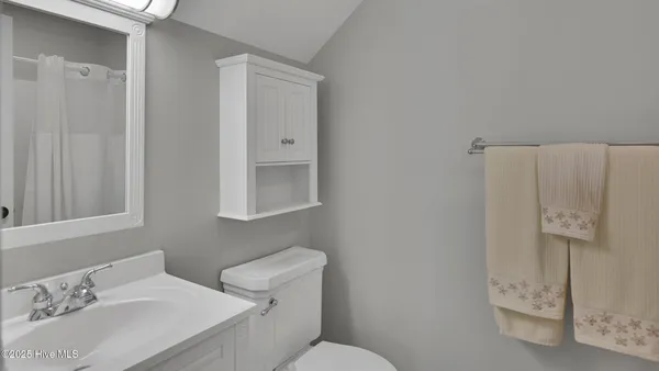 $637,500 | 300 Silverleaf Court, Greenville, NC 27834