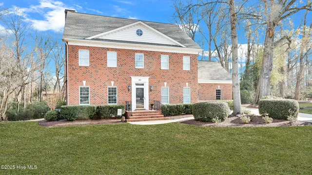 $689,000 | 300 Silverleaf Court, Greenville, NC 27834