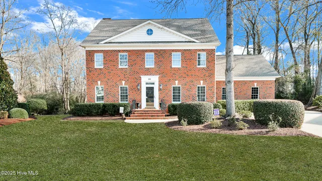 $689,000 | 300 Silverleaf Court, Greenville, NC 27834