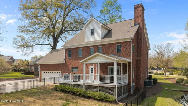 $637,500 | 300 Silverleaf Court, Greenville, NC 27834