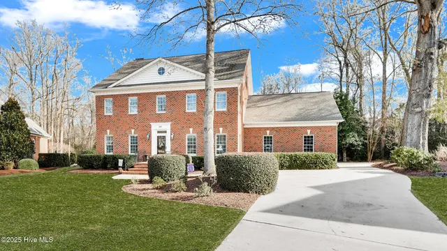 $689,000 | 300 Silverleaf Court, Greenville, NC 27834