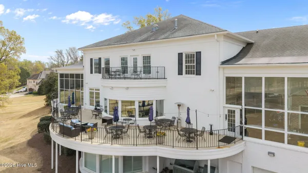 $637,500 | 300 Silverleaf Court, Greenville, NC 27834