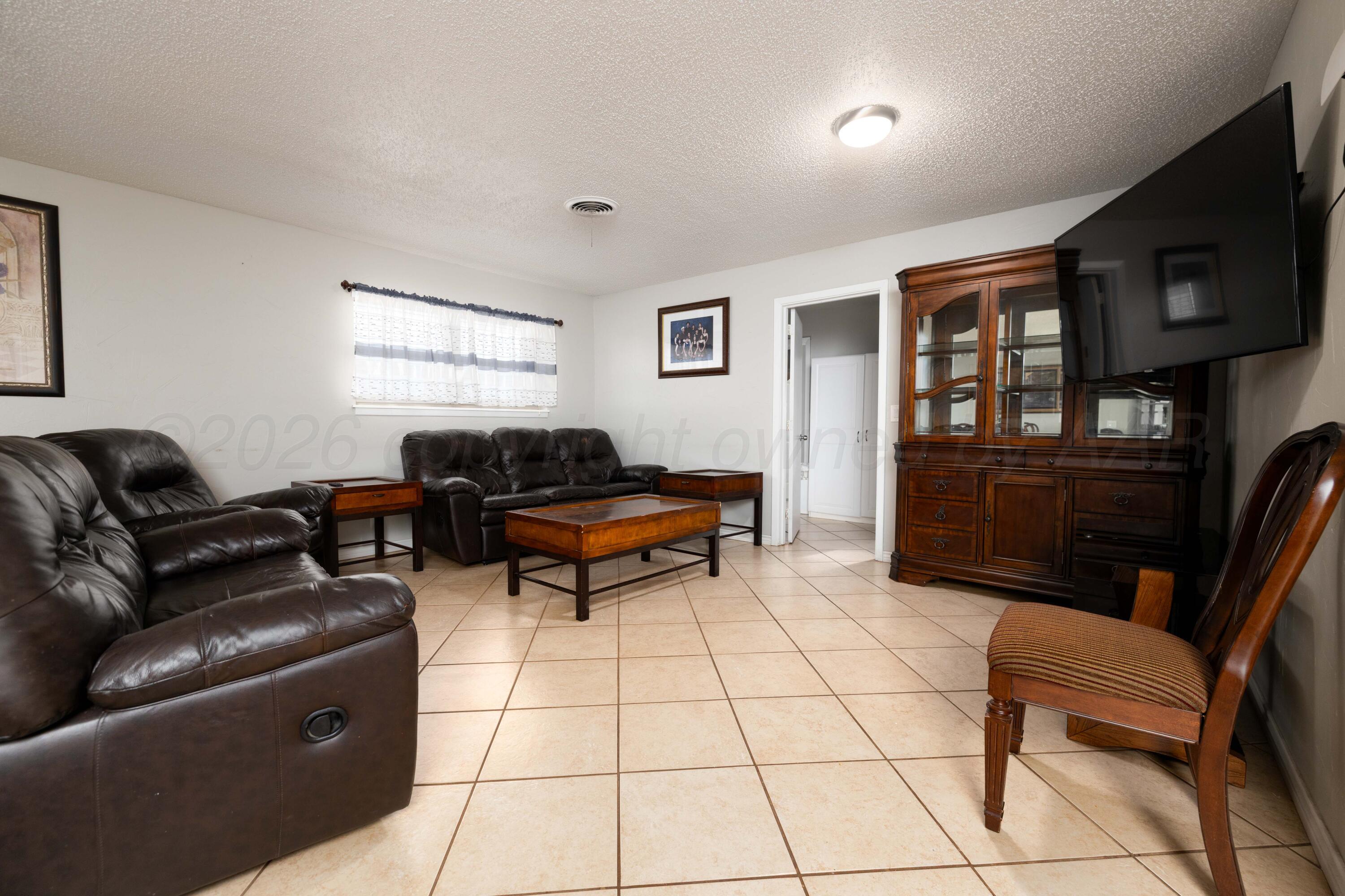 2300 West McAfee Road Amarillo, TX 79118 - Photo 12 of 58 Living Room