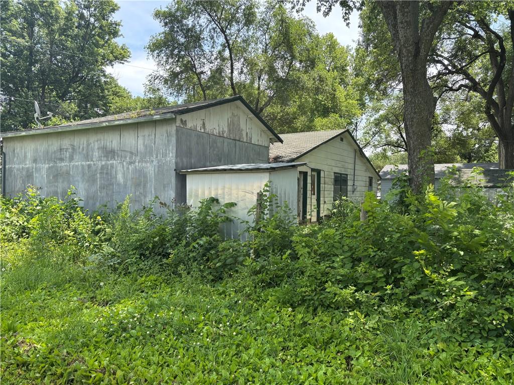 114 Schofield Street Waverly, KS 66871 - Photo 11 of 59