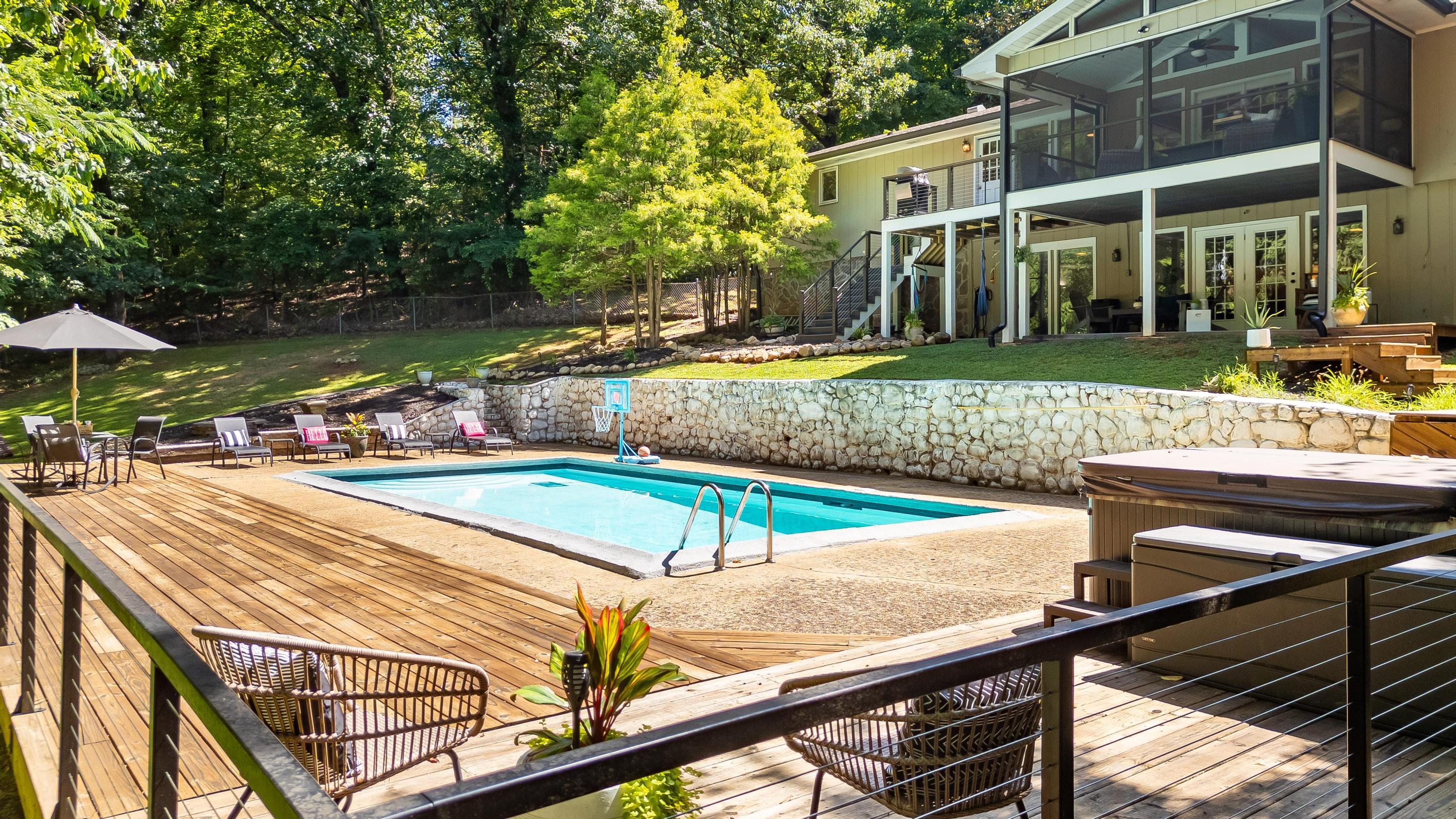 5311 Fairview Road Hixson, TN 37343 - Photo 6 of 40 Inground Pool