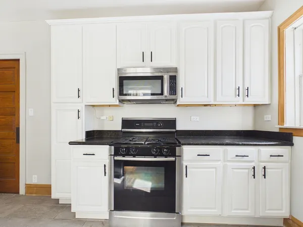 $450,000 | 226 North Austin Boulevard, Oak Park, IL 60302