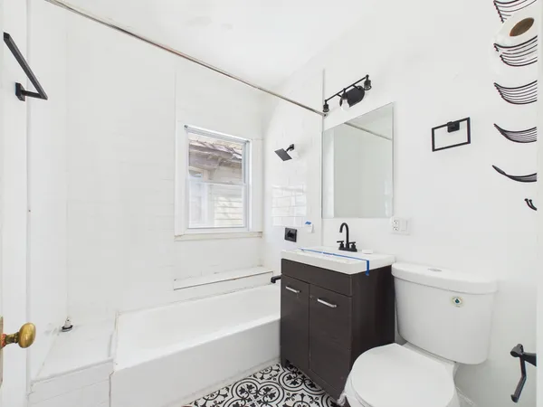 $450,000 | 226 North Austin Boulevard, Oak Park, IL 60302