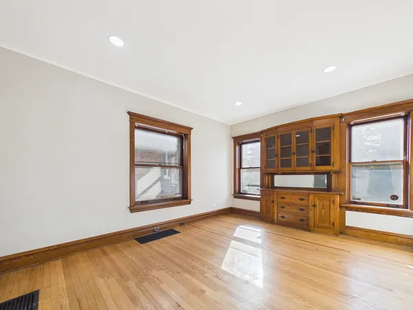$450,000 | 226 North Austin Boulevard, Oak Park, IL 60302