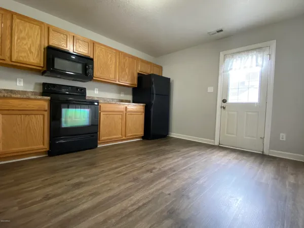 $1,200 | 805 Springwood Drive, Jacksonville, NC 28546