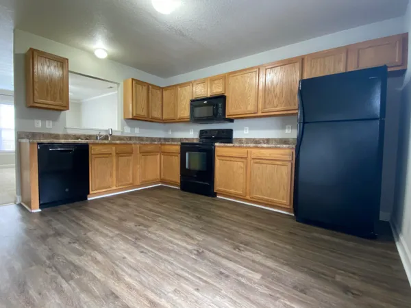 $1,200 | 805 Springwood Drive, Jacksonville, NC 28546