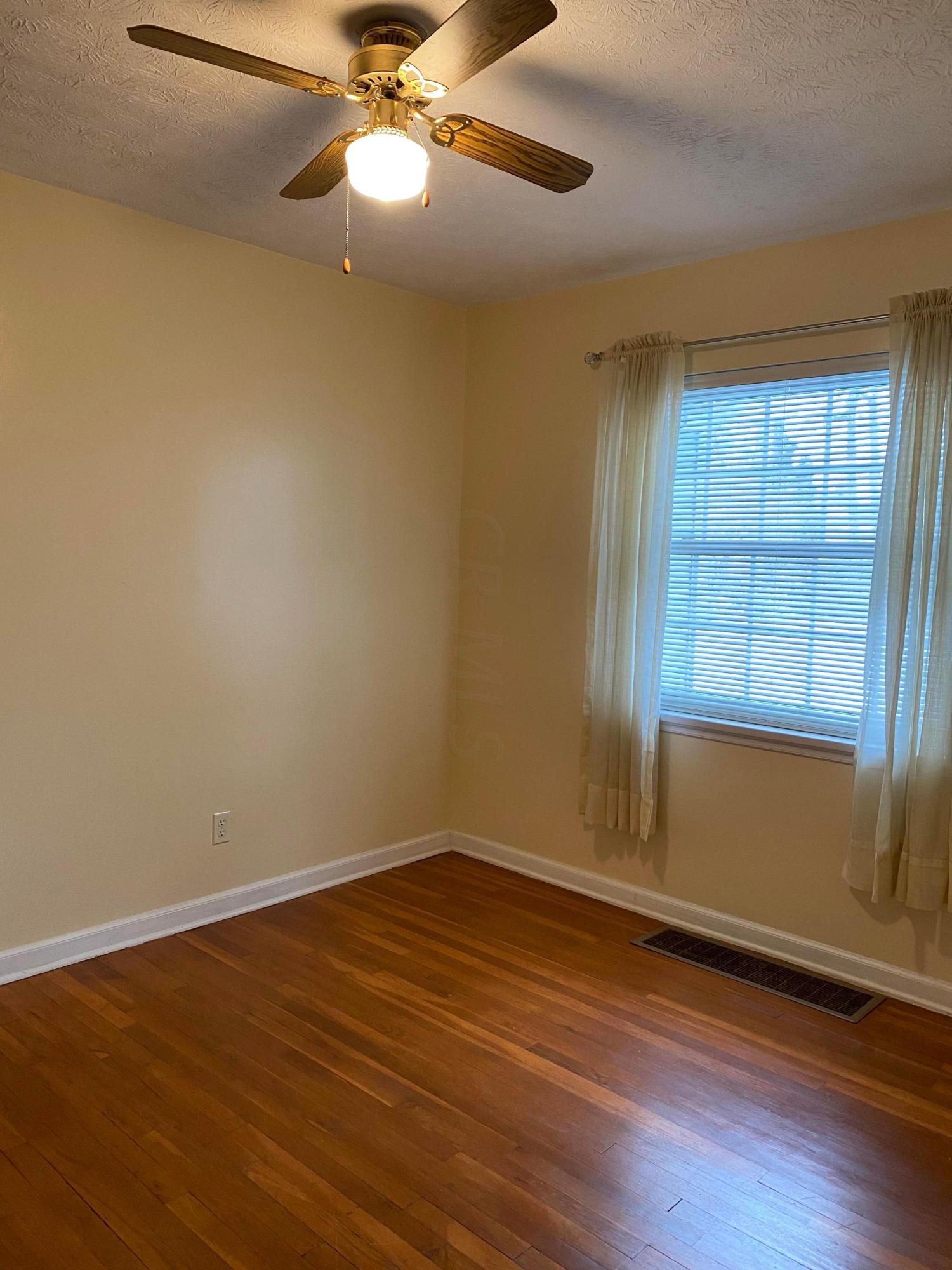 2169 Cranford Road Columbus, OH 43221 - Photo 13 of 20