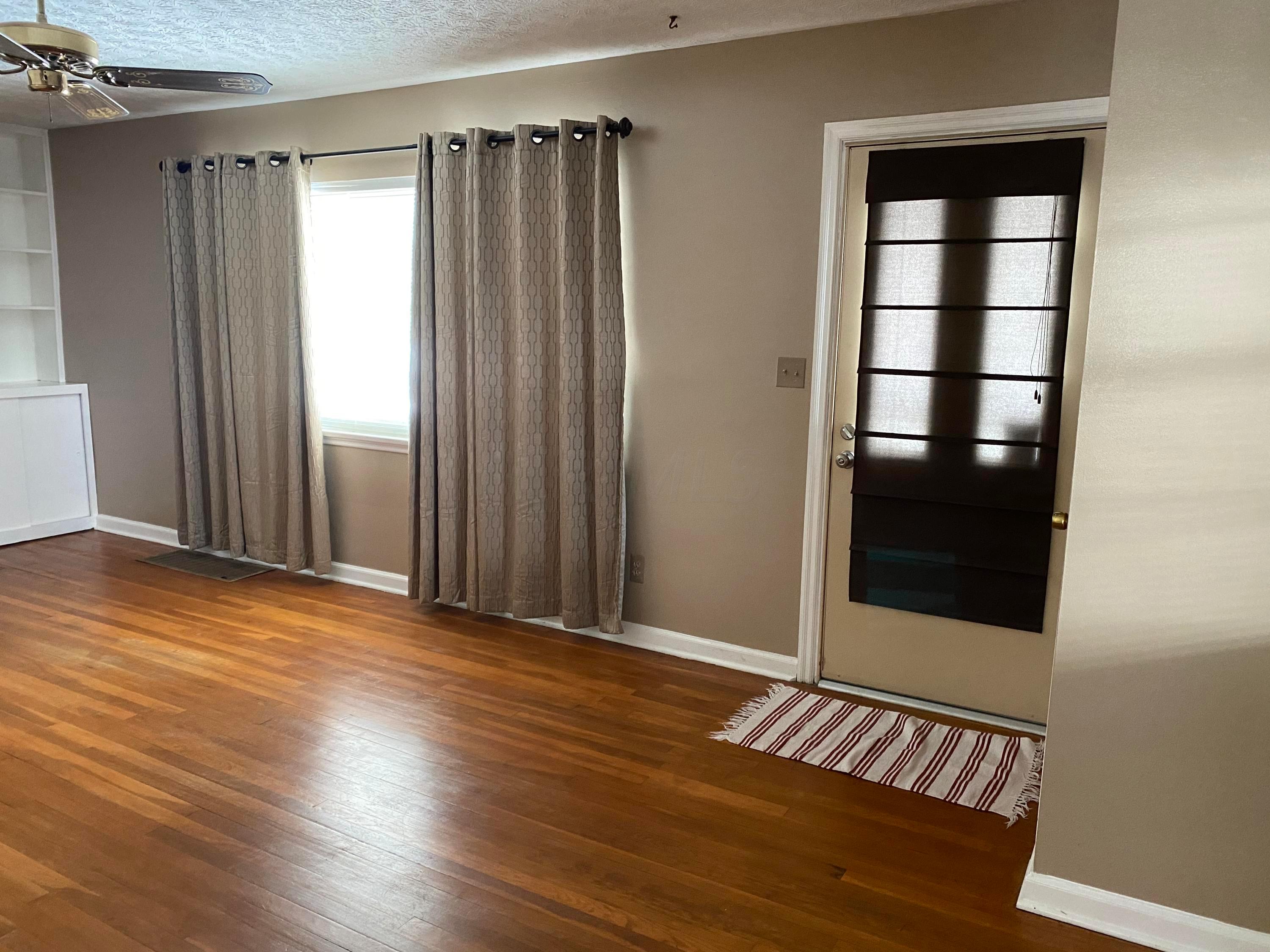 2169 Cranford Road Columbus, OH 43221 - Photo 3 of 20
