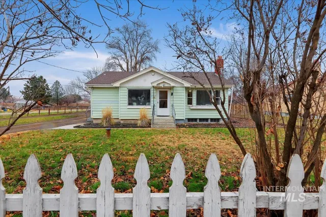 $355,000 | 2090 North Washington Avenue, Emmett, ID 83617